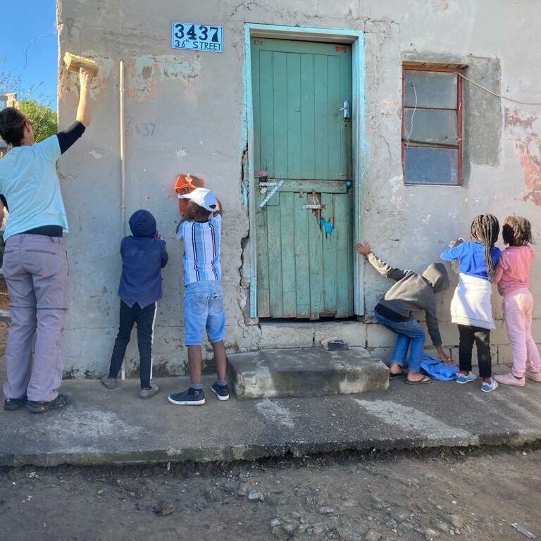 Dave Andrea and kids painting